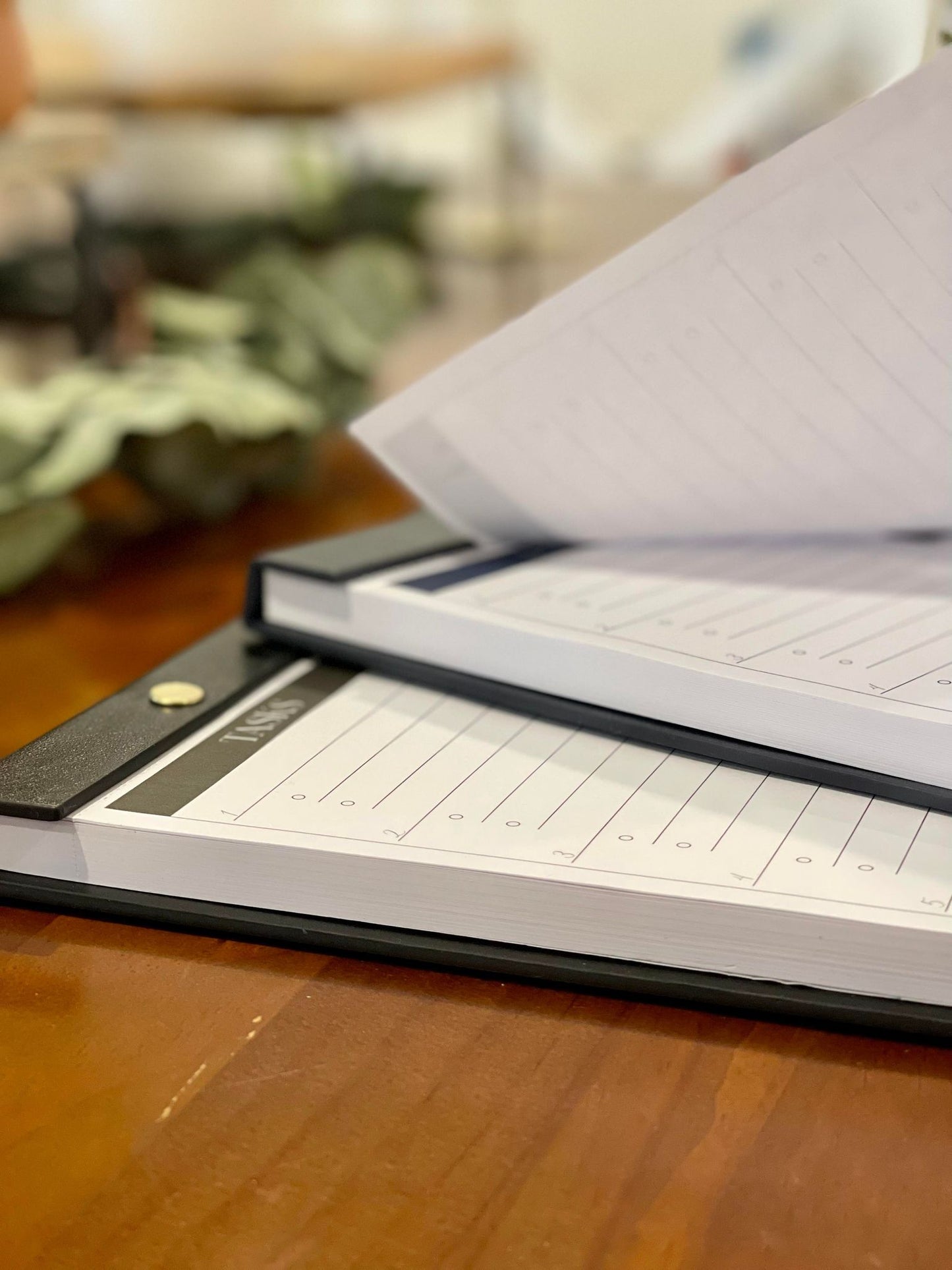 Mika Desk Planner
